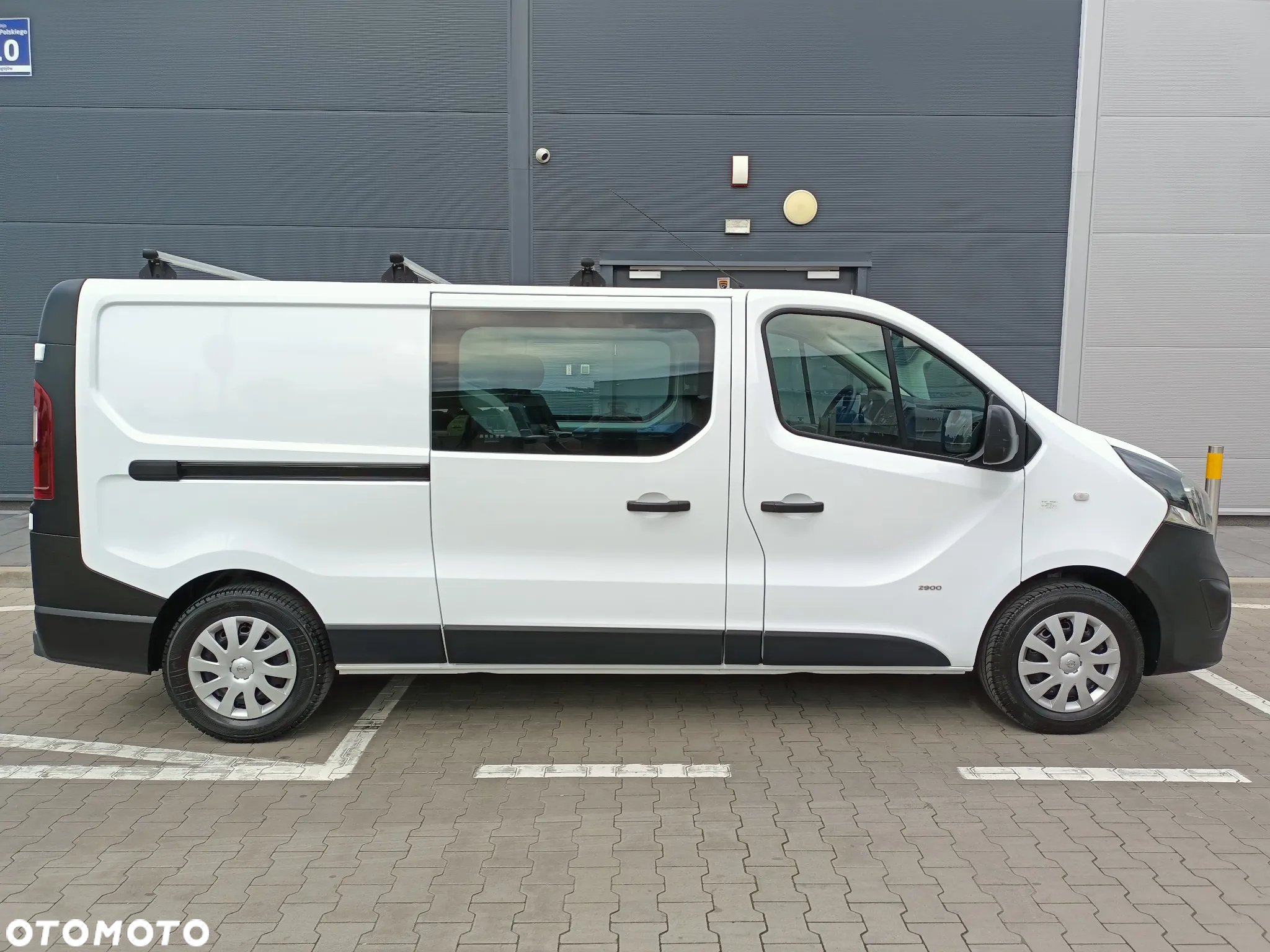 Opel VIVARO 5-cio OSOBOWY LONG - 15