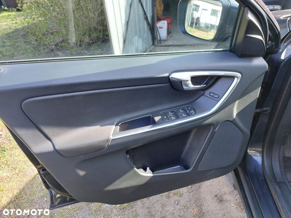 Volvo XC 60 D3 Momentum - 12