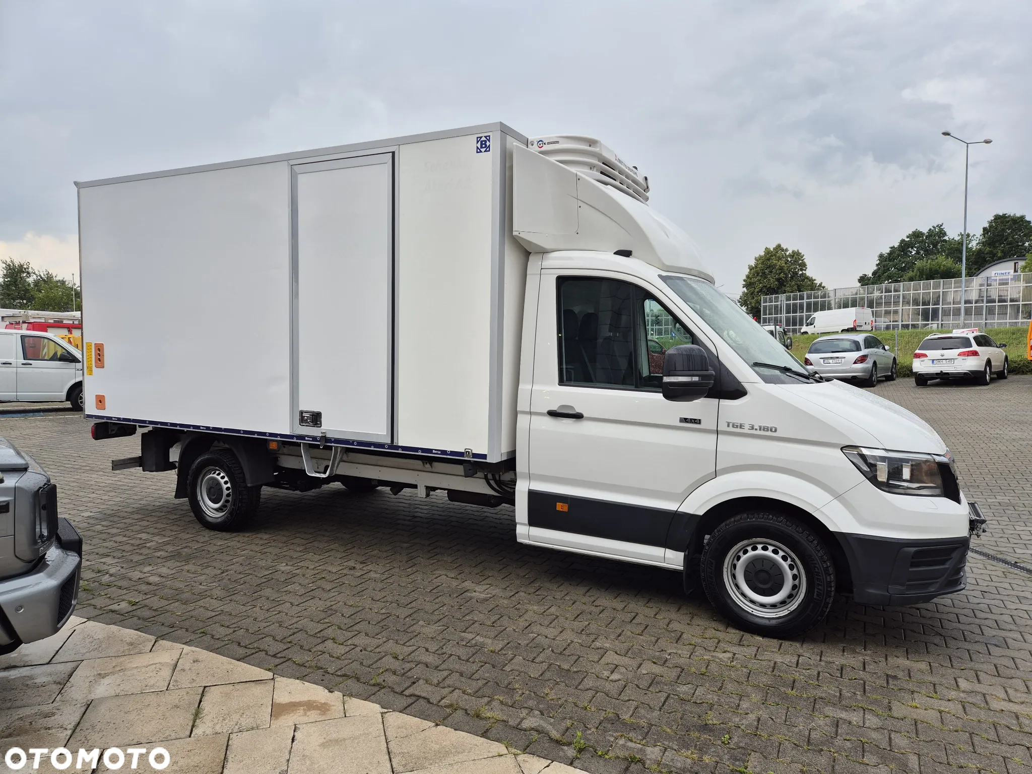 MAN TGE 3.180 DSG 4Motion / 4X4 / CHŁODNIA MITSUBISHI / WINDA ZEPRO 750KG / WEBASTO / BEZWYPADKOWY / 8 EUROPALET / STAN IDEALNY / RZADKOŚĆ NA RYNKU! - 6