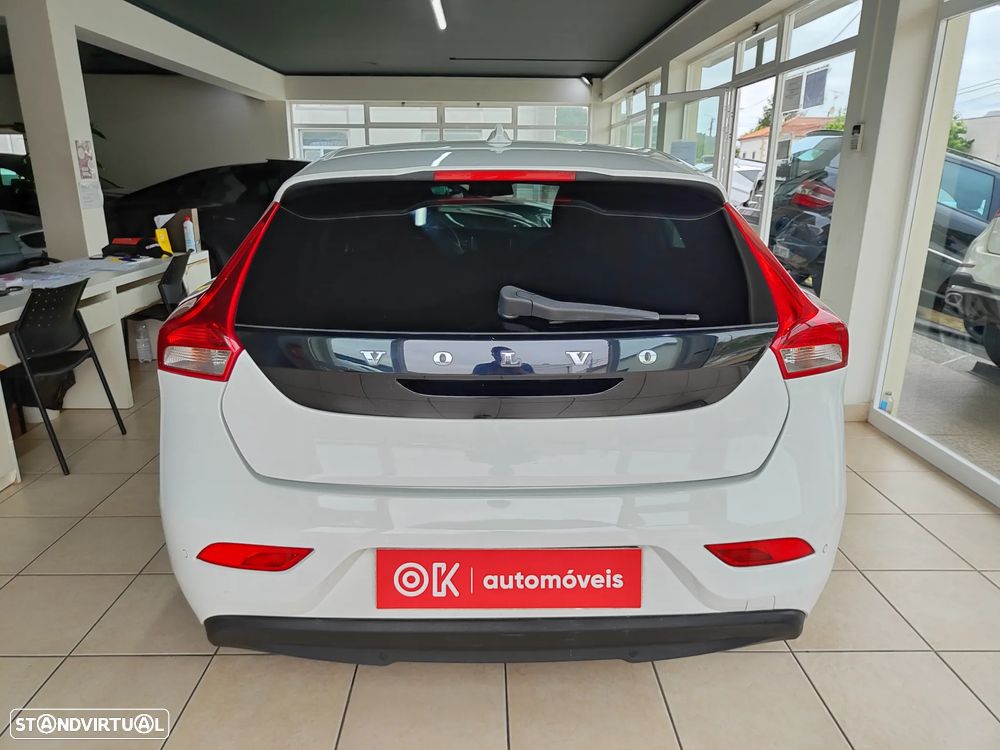 Volvo V40 D2 Momentum - 11