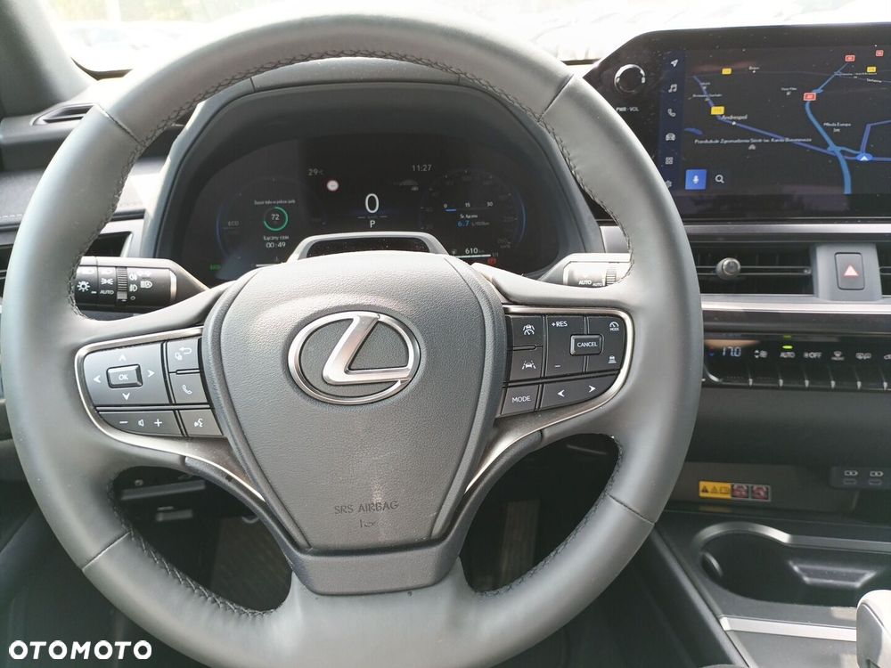 Lexus UX 300h F Sport Design - 17