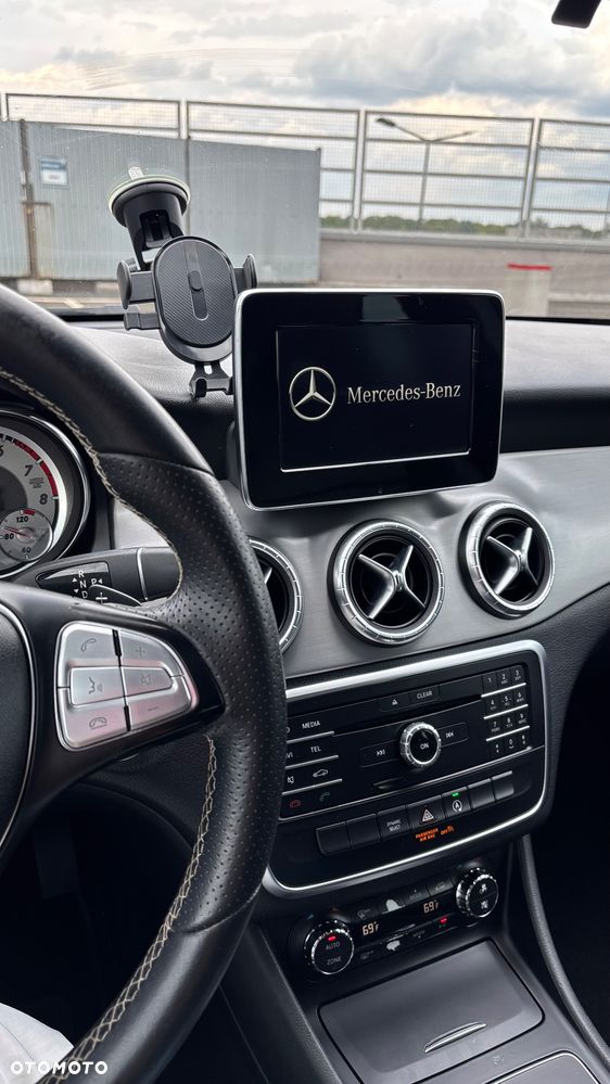 Mercedes-Benz CLA 250 7G-DCT SCORE - 2