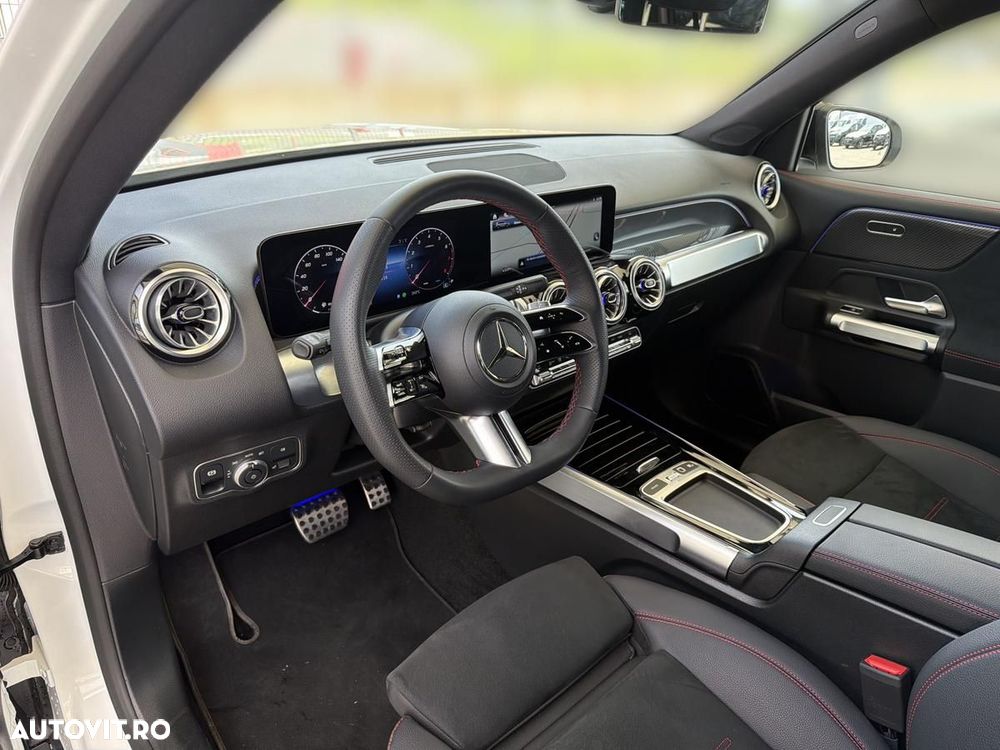 Mercedes-Benz GLB 220 4MATIC MHEV - 10