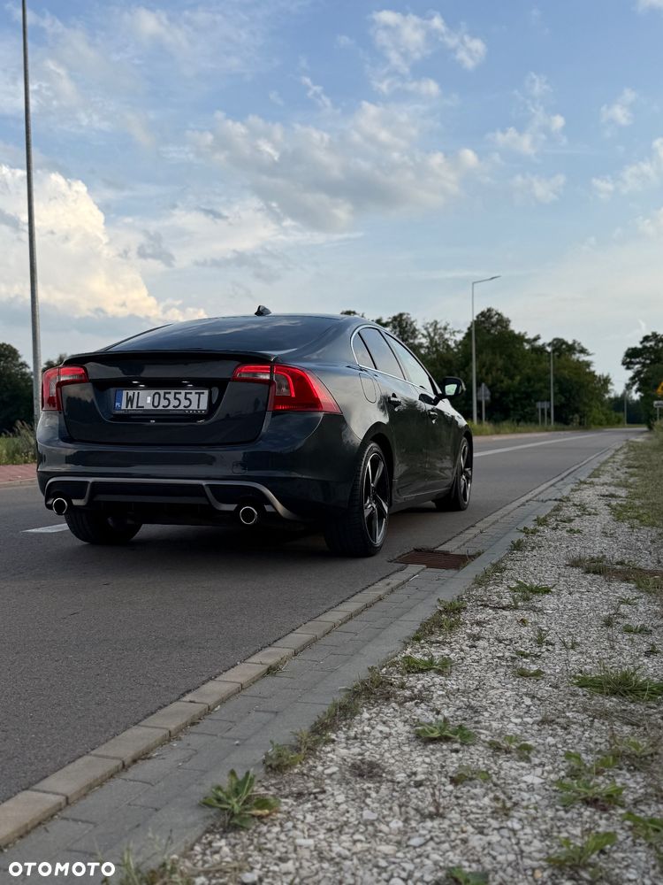 Volvo S60 T6 AWD R-Design Momentum - 3