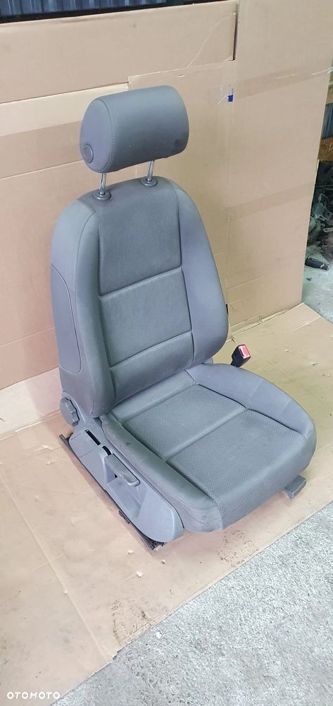 Fotel pasażera prawy przód przedni Audi A4 B6 - 2
