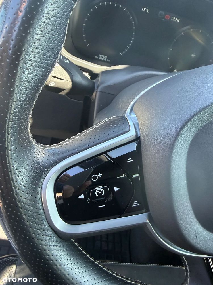 Volvo XC 60 D4 R-Design - 5