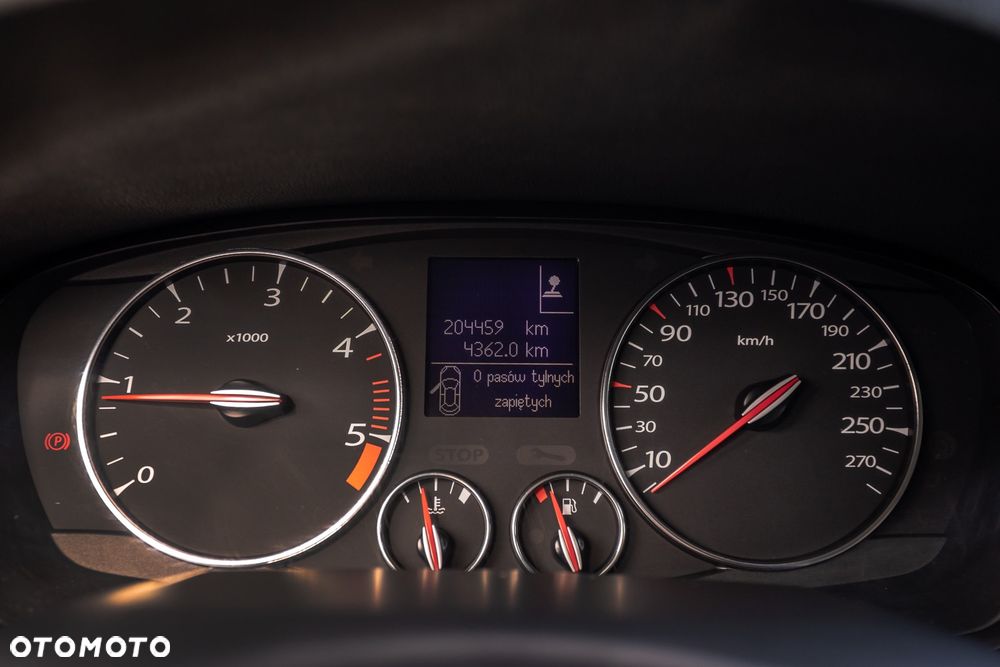 Renault Laguna dCi 150 FAP GT - 27