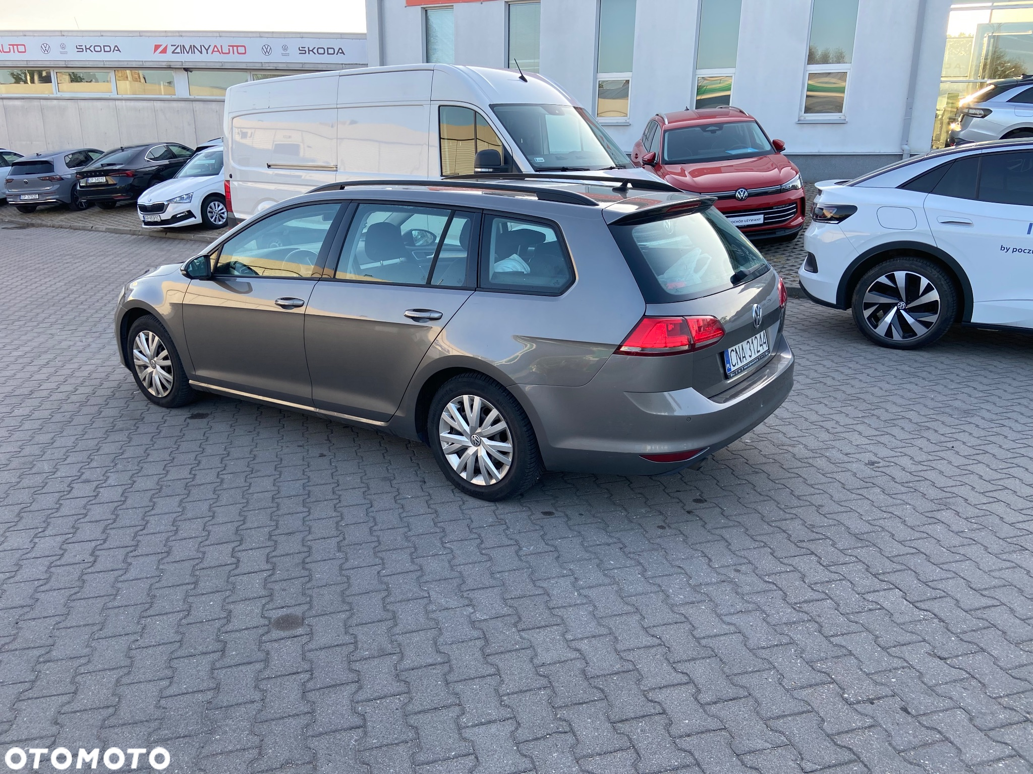 Volkswagen Golf 1.6 TDI BlueMotion Technology DSG Trendline - 3