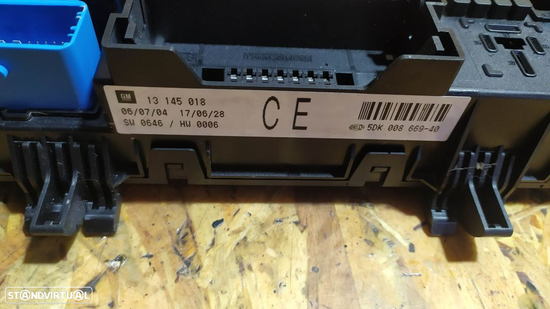 CAIXA DOS FUSIVEIS OPEL ASTRA H 13145018 CE - 2