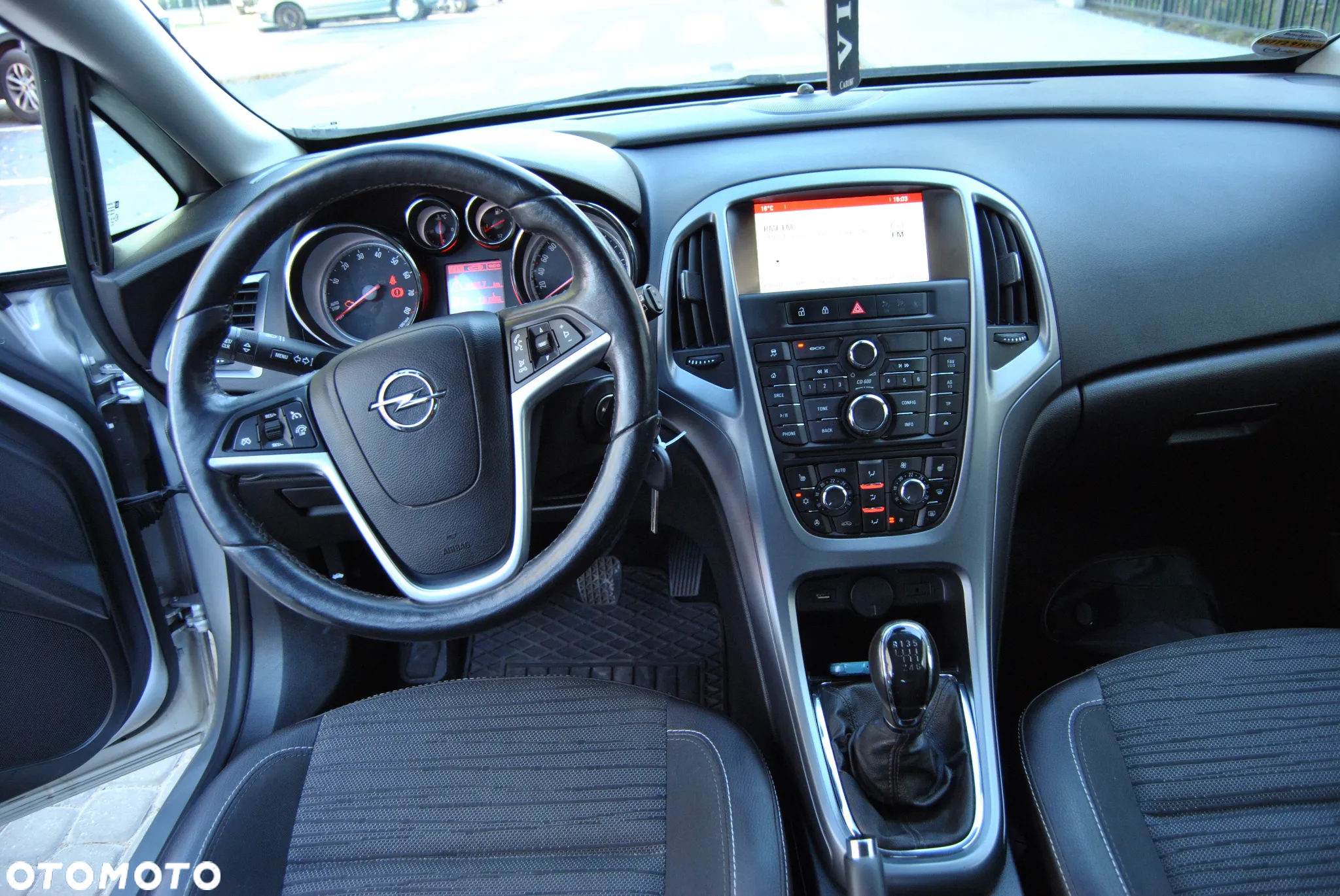 Opel Astra IV 1.4 T Cosmo - 4