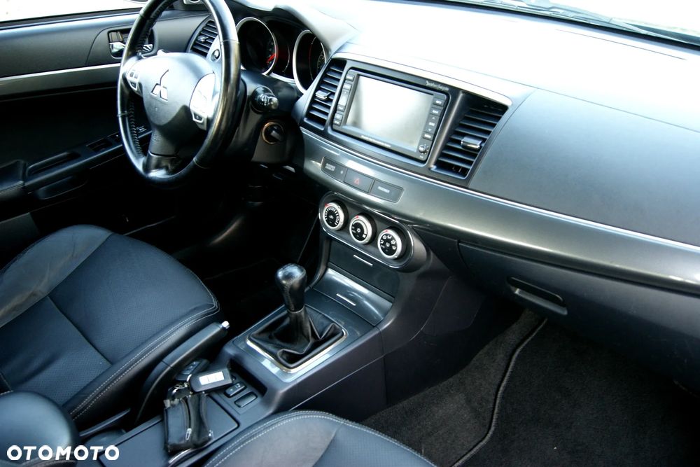 Mitsubishi Lancer 1.8 Intense - 27