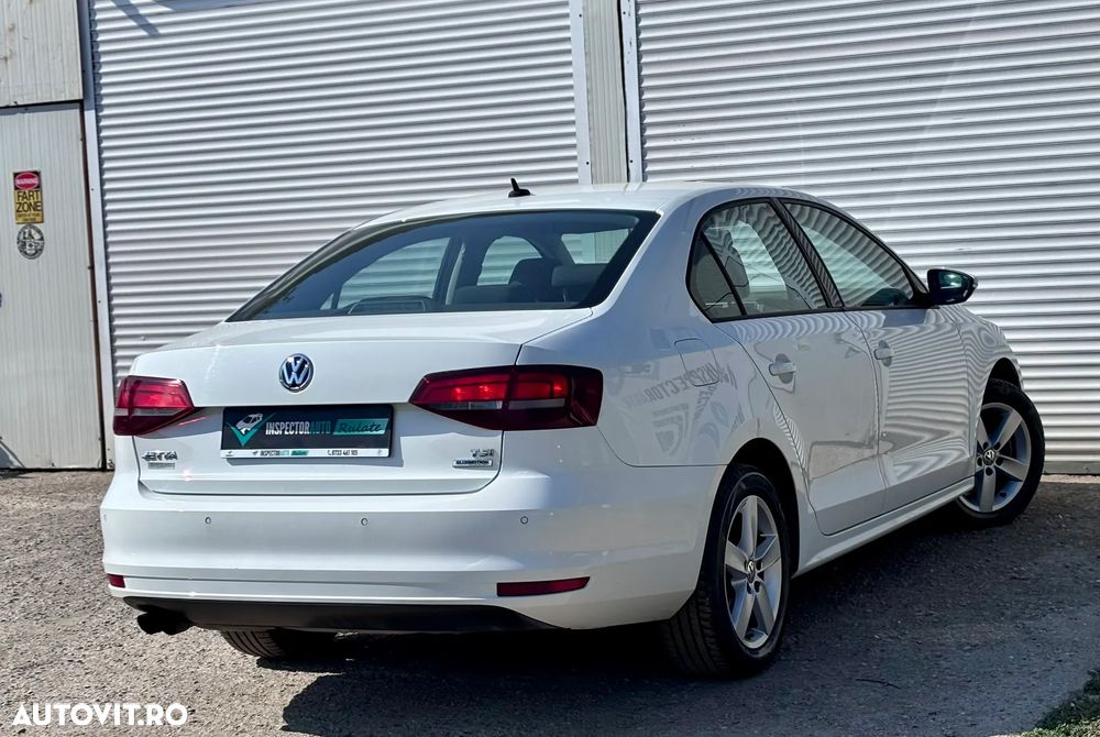 Volkswagen Jetta 1.4 TSI Comfortline - 15