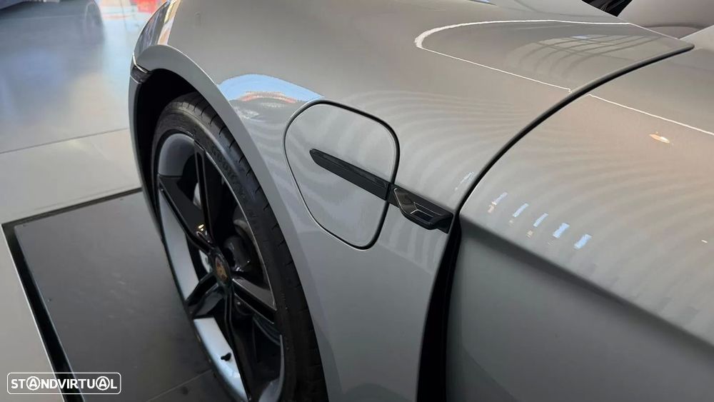 Porsche Taycan 4S - 18