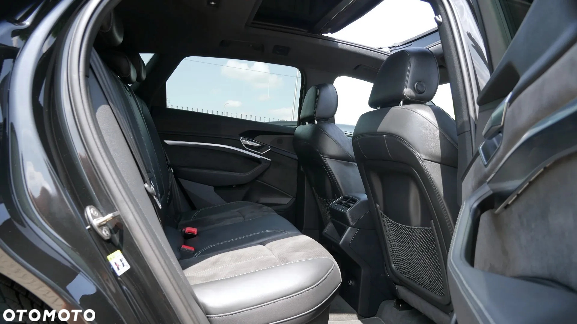 Audi e-tron 50 quattro S line - 39