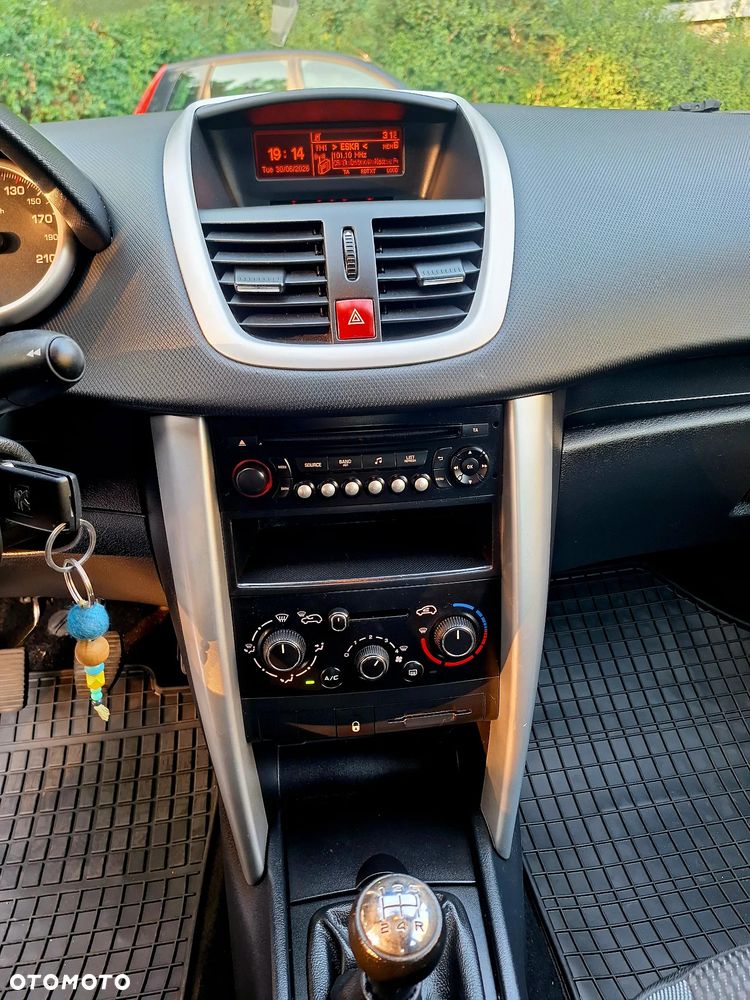 Peugeot 207 75 forever - 10