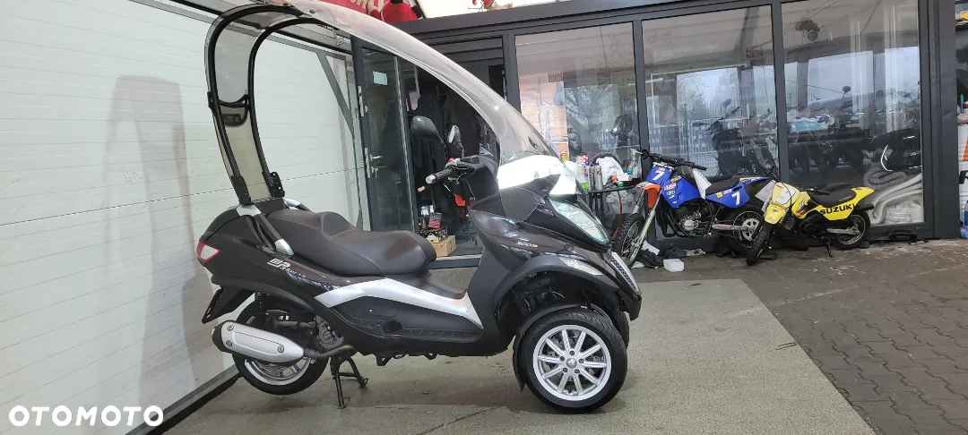 Piaggio MP-3 - 16
