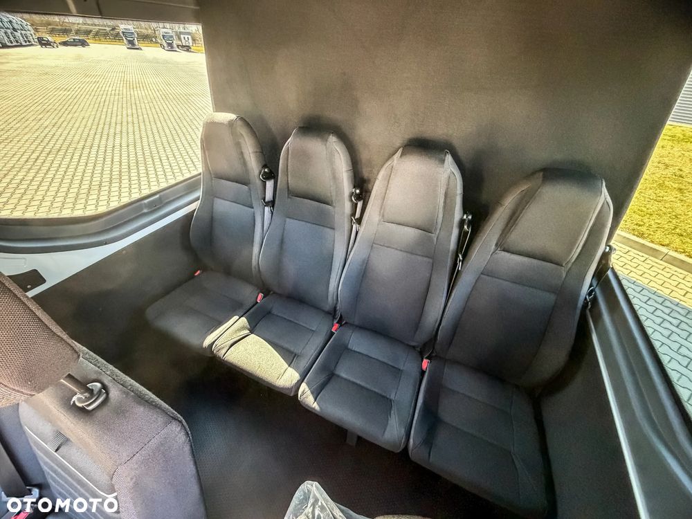 Iveco Daily 35S18HA8 V 3.0 Diesel 180 KM AT8 (ZF) L4H3 Brygadówka! - 16