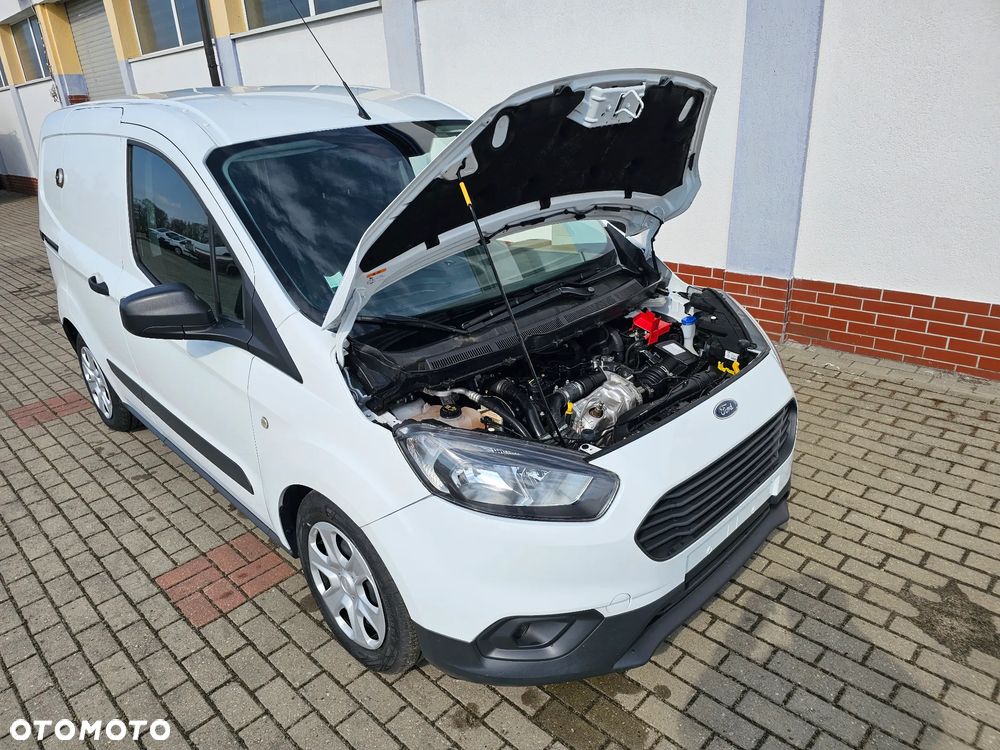 Ford Courier - 12