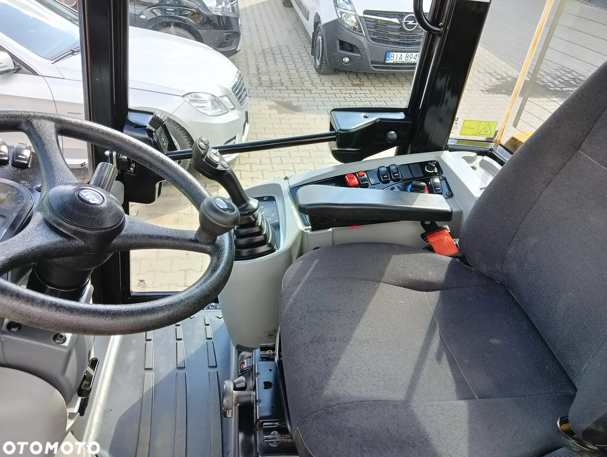 Caterpillar 906M - 9
