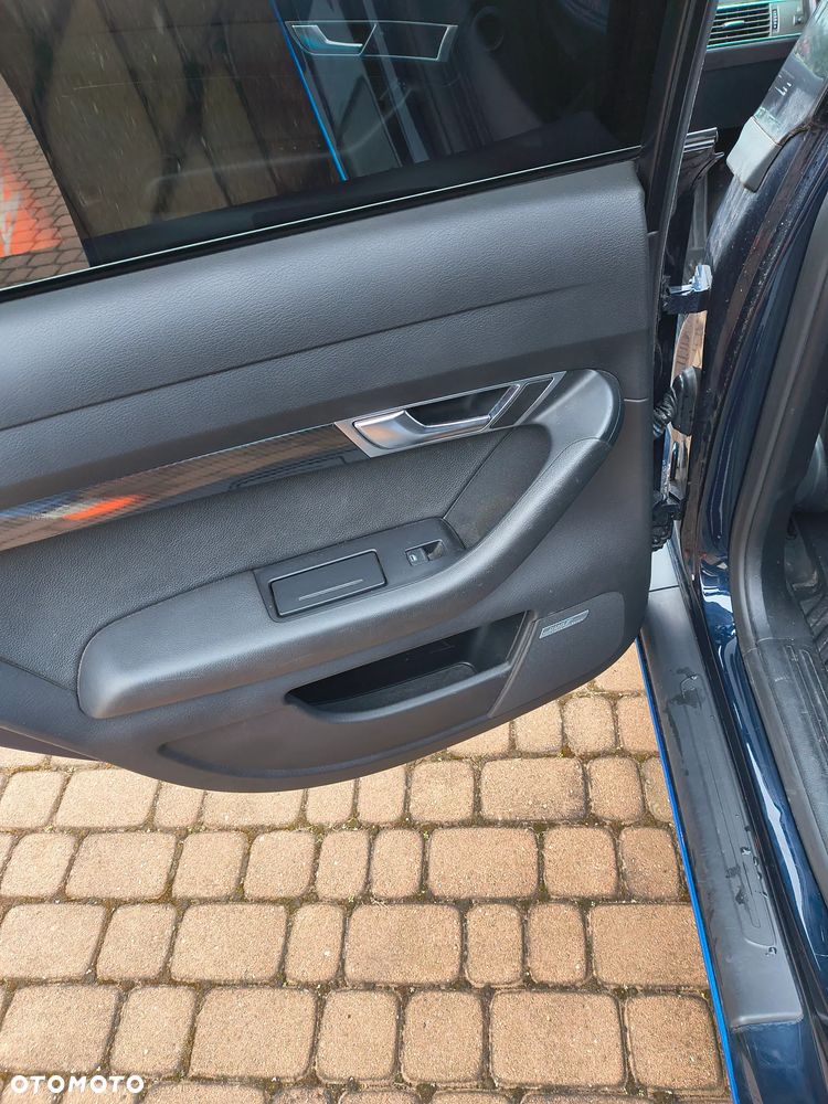 Audi A6 Limousine 2.4 - 17