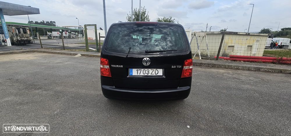 VW Touran 2.0 TDI Highline 7L - 40