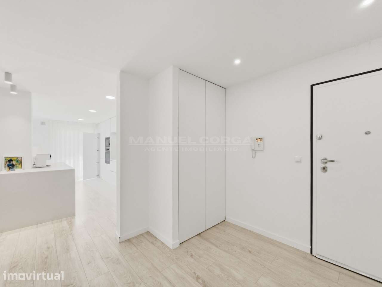 Apartamento T2 com + 1 divisão na Venda do Pinheiro - Grande imagem: 2/34