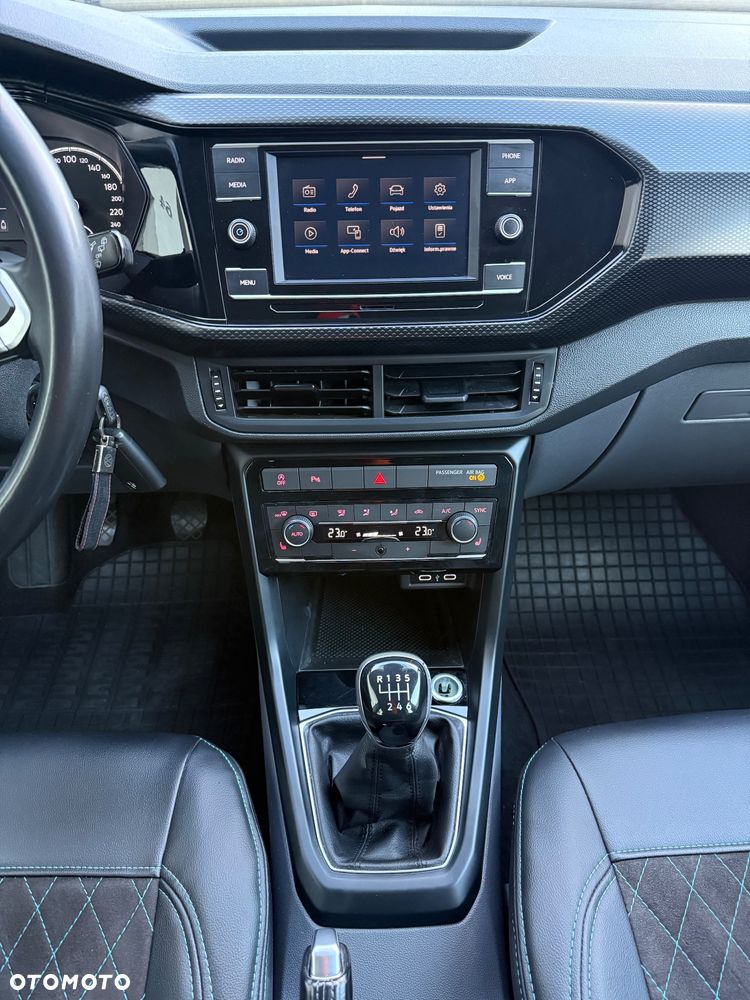 Volkswagen T-Cross - 30