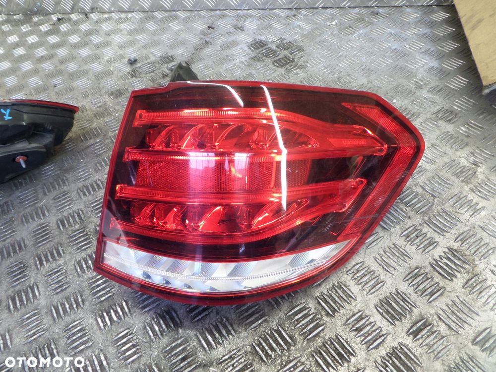 mercedes e klasa w212 lift lampa tylna prawa kombi - 1