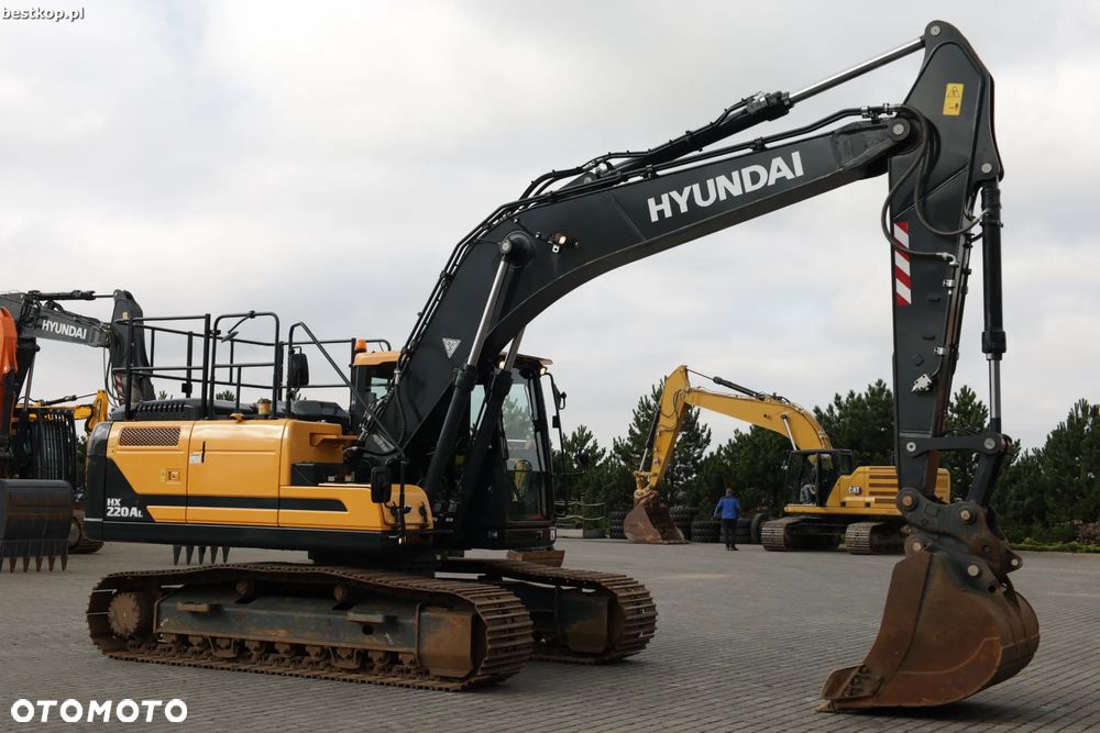 Hyundai HX220AL - 12