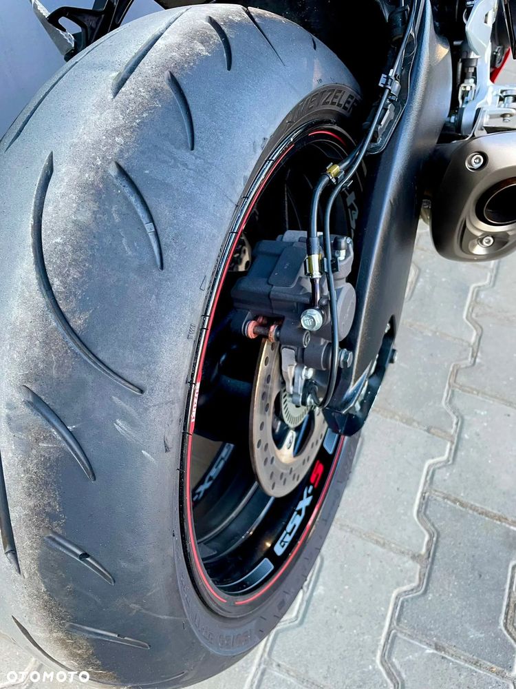 Suzuki GSX - 7