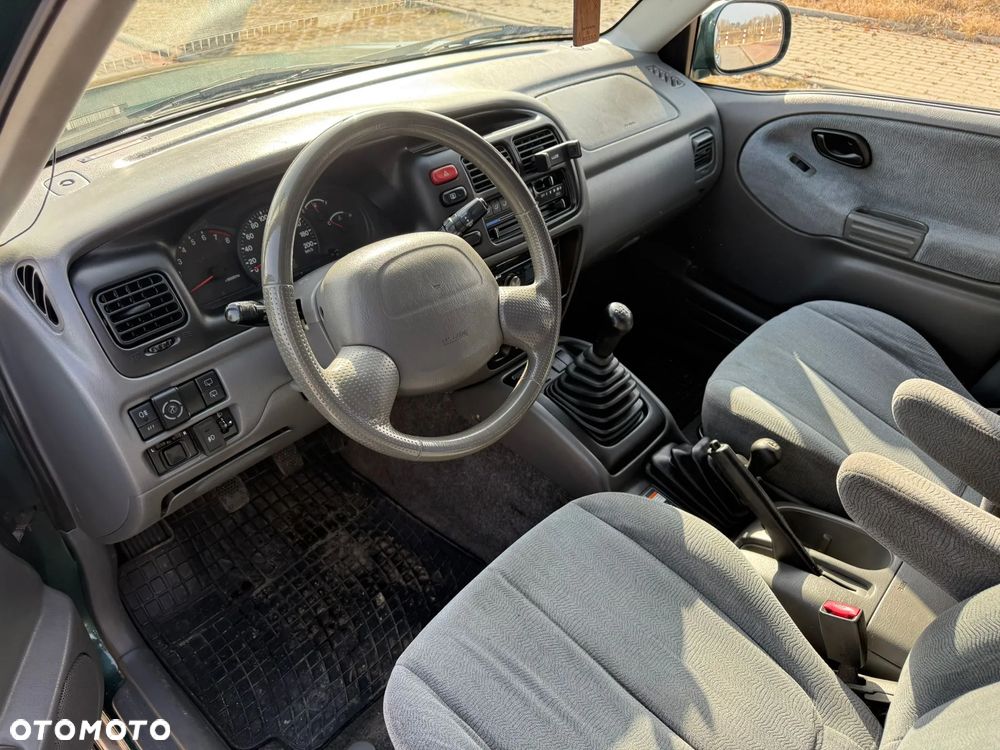 Suzuki Grand Vitara 2.7 V6 - 9