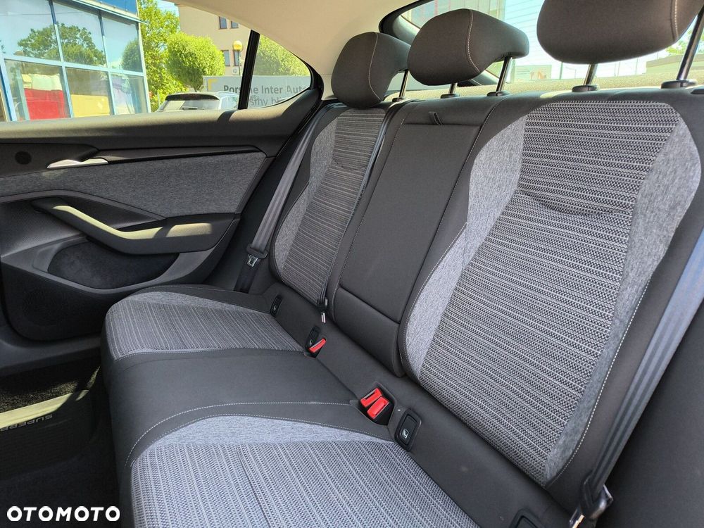 Skoda Superb 2.0 TSI Selection DSG - 25