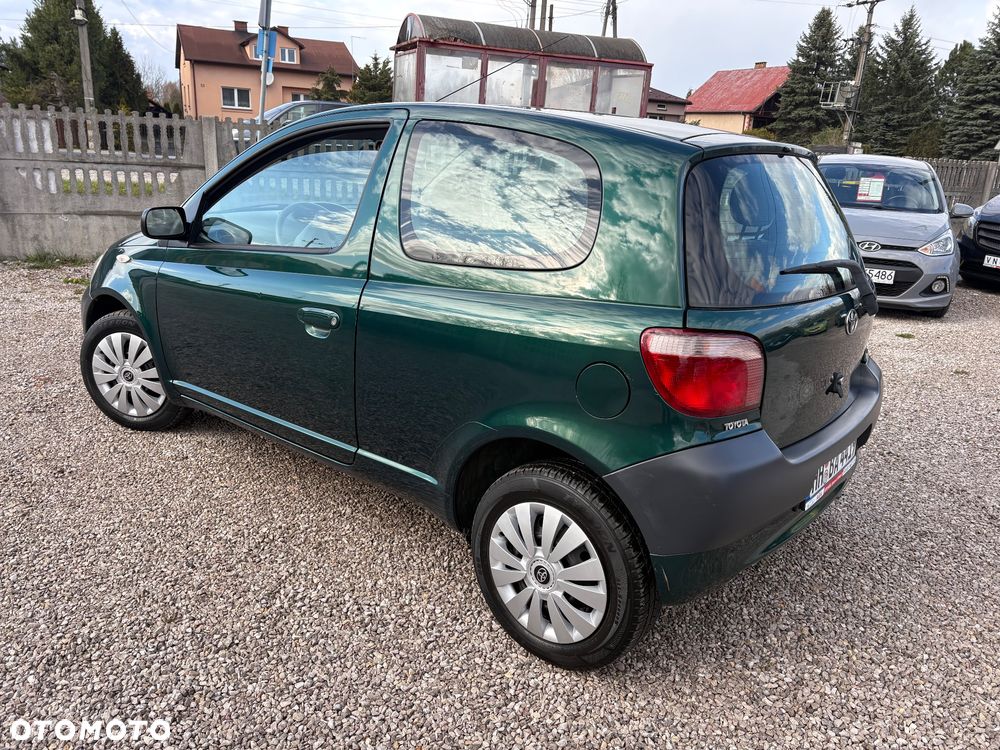 Toyota Yaris 1.0 Base - 15