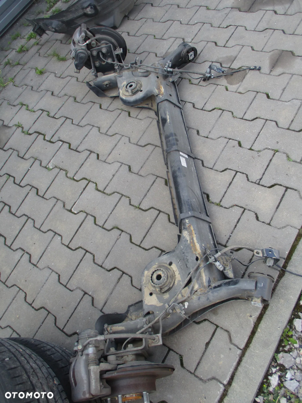 Renault Arkana BELKA ZAWIESZENIA TYLNEGO OS TYLNA TYŁ