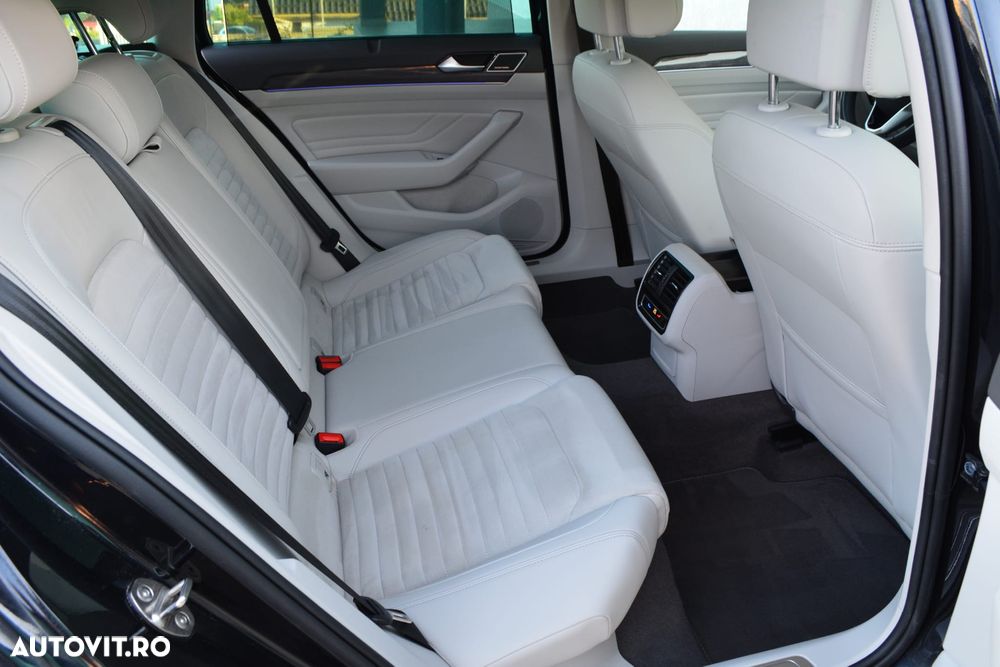 Volkswagen Passat - 11