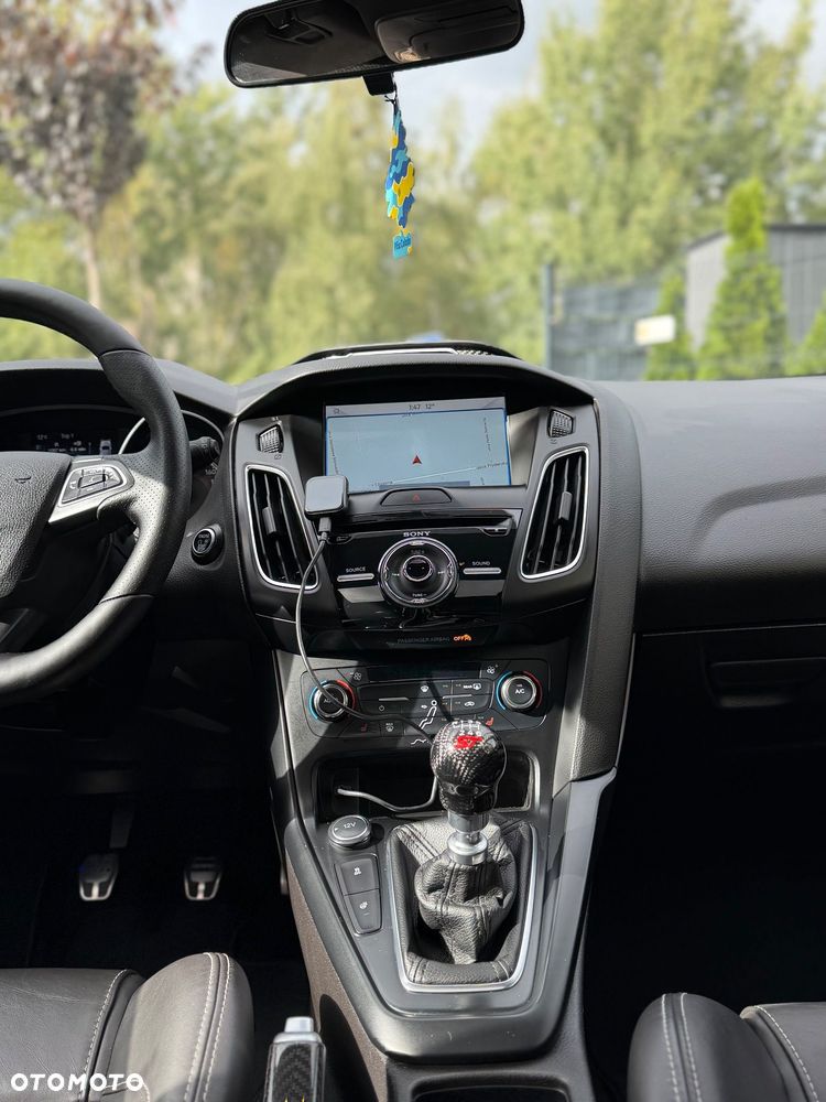 Ford Focus 2.0 EcoBoost ST mit Leder-Exclusiv-Paket - 29
