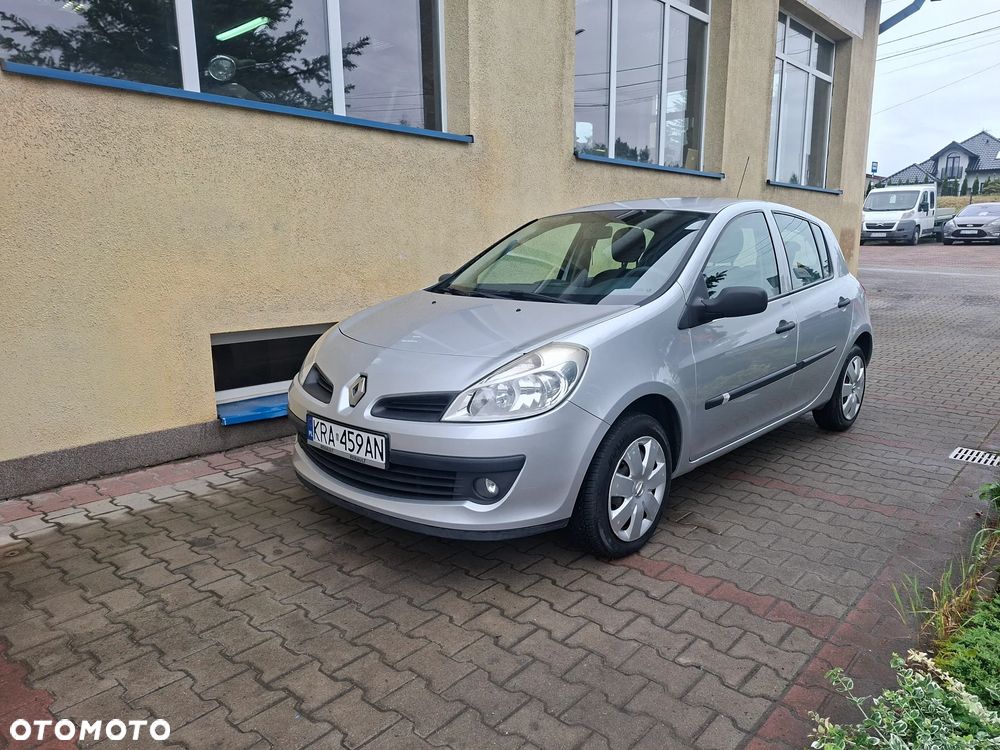 Renault Clio - 2