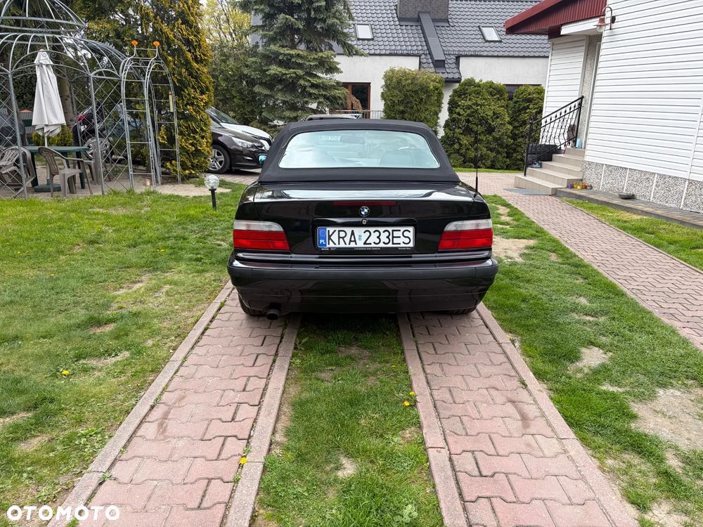 BMW Seria 3 320i - 13
