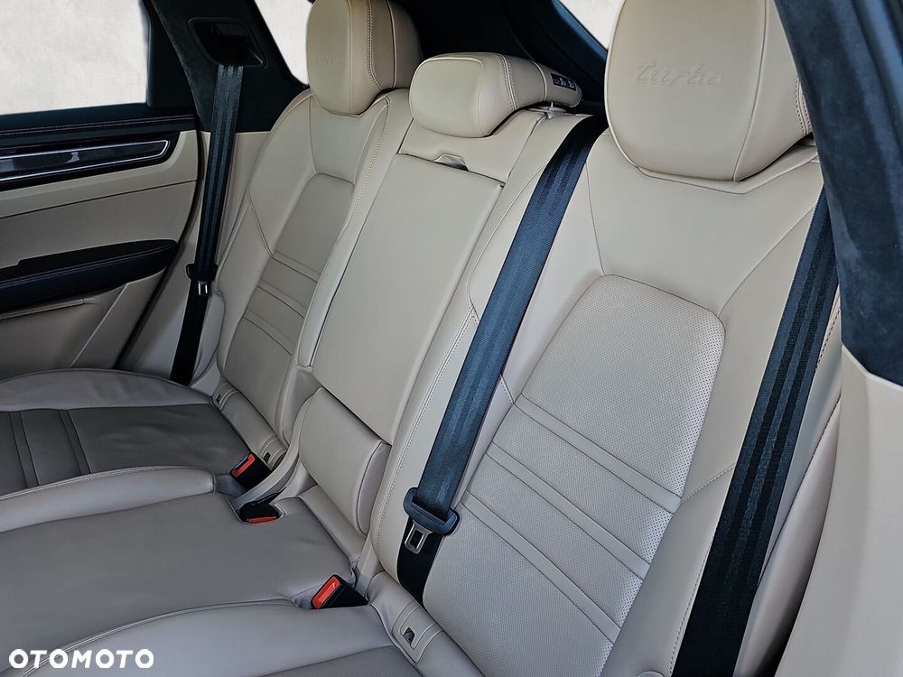 Porsche Cayenne - 26