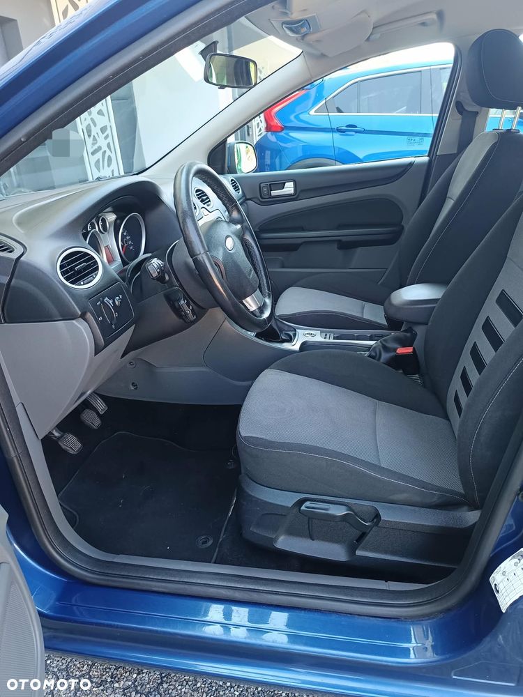 Ford Focus 1.6 Sport - 12