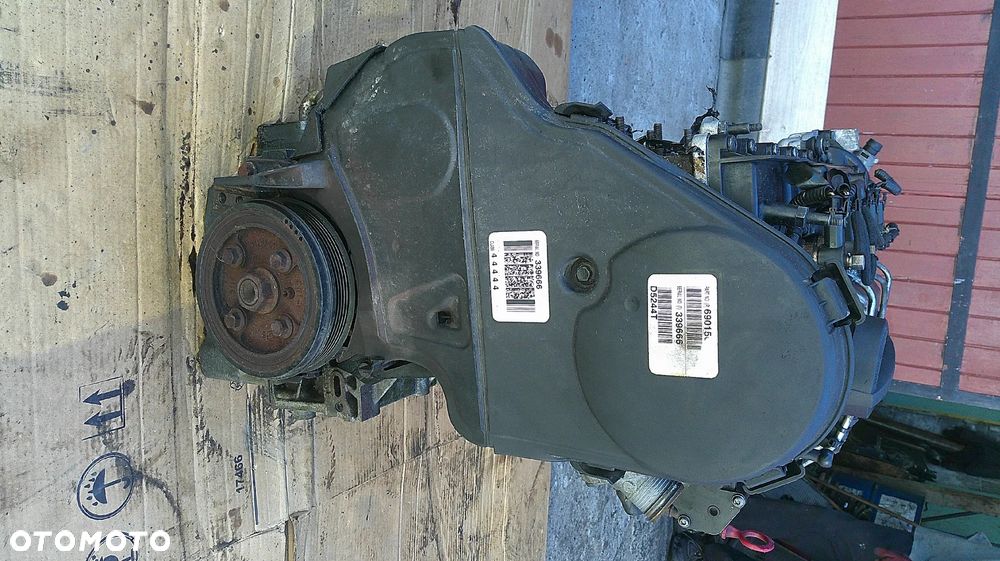 VOLVO XC90 2.4 D SILNIK D5244T Z WTRYSKAMI - 2