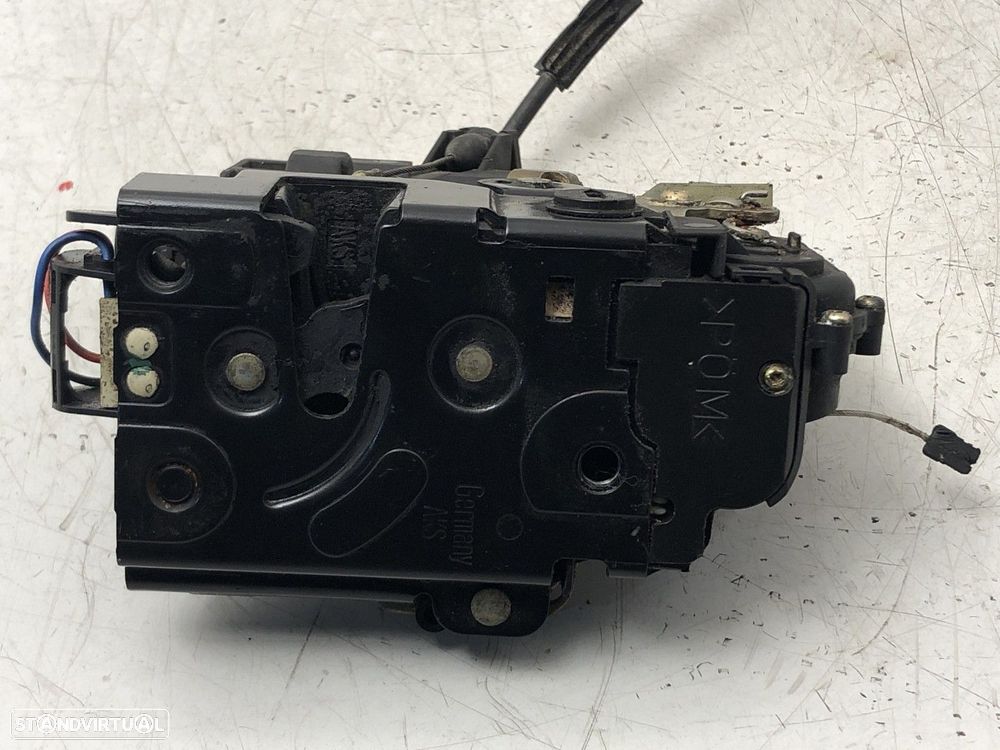 Fecho da porta Dto Trás Usado VW PASSAT (3B3) 1.9 TDI - 4