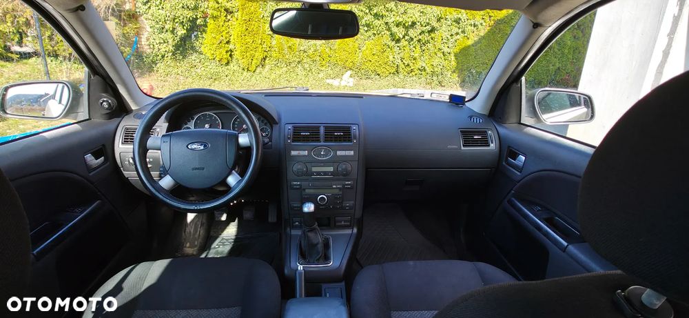Ford Mondeo 1.8 Ambiente - 29