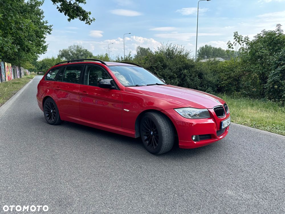 BMW Seria 3 320i Touring - 9