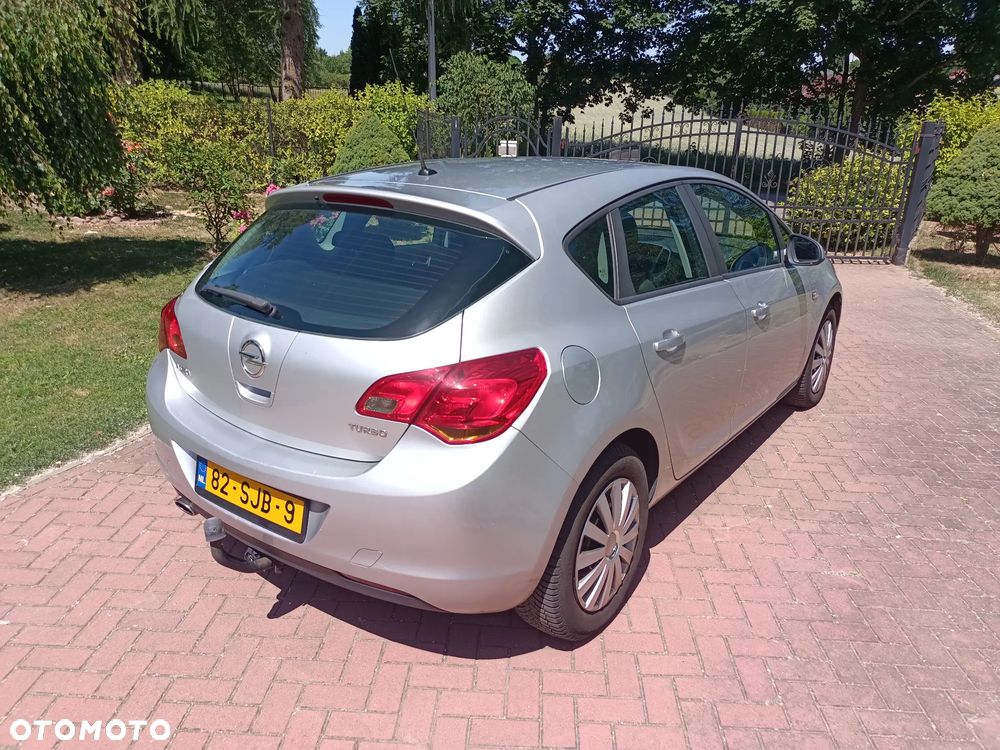 Opel Astra - 4