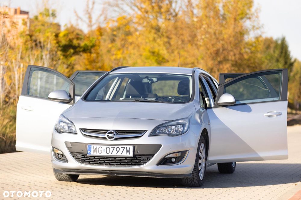 Opel Astra 2013 photo 4