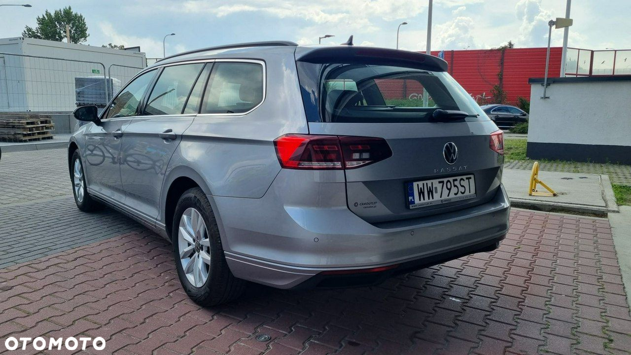 Volkswagen Passat - 4