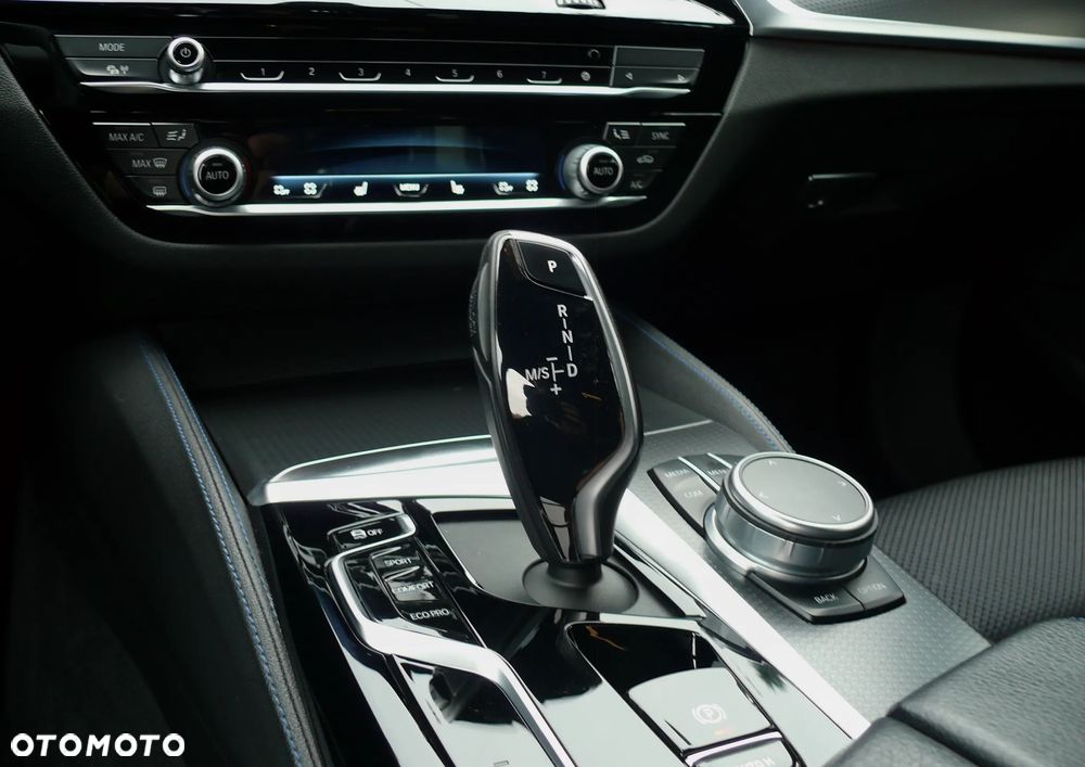 BMW Seria 5 520d M Sport sport - 25