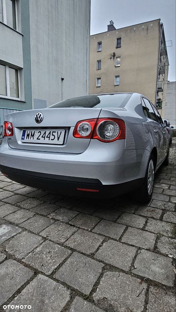 Volkswagen Jetta - 33