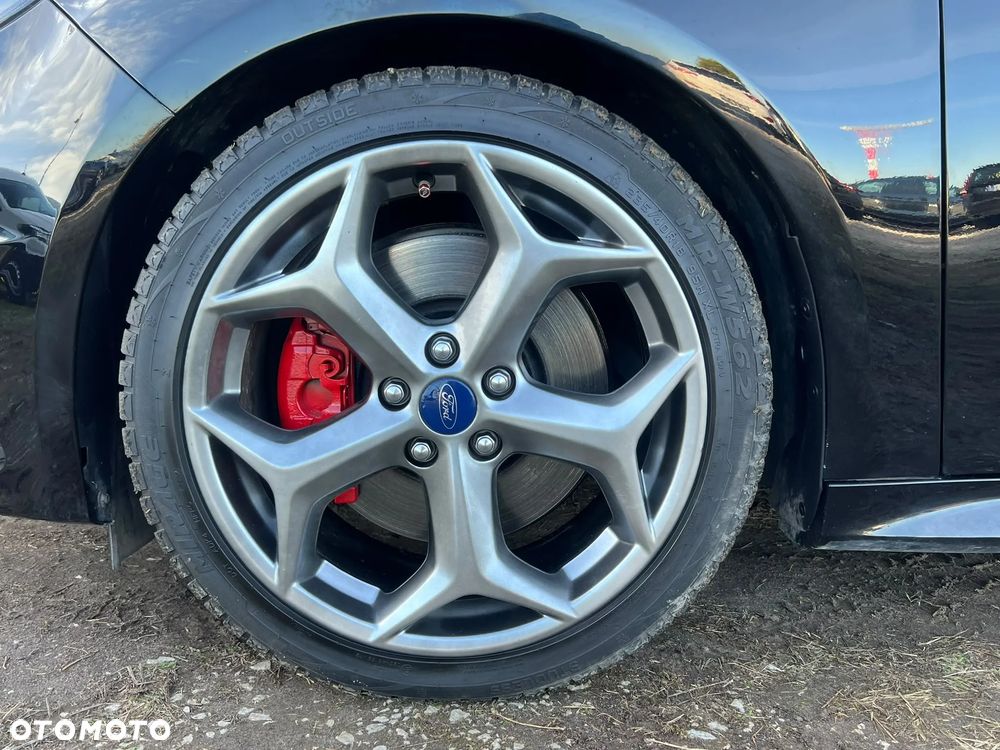 Ford Focus ST - 34